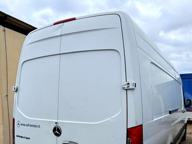 Мерседес Sprinter, объемом двигателя 30 л и пробегом 555 тыс. км за 35500 $, фото 4 на Automoto.ua