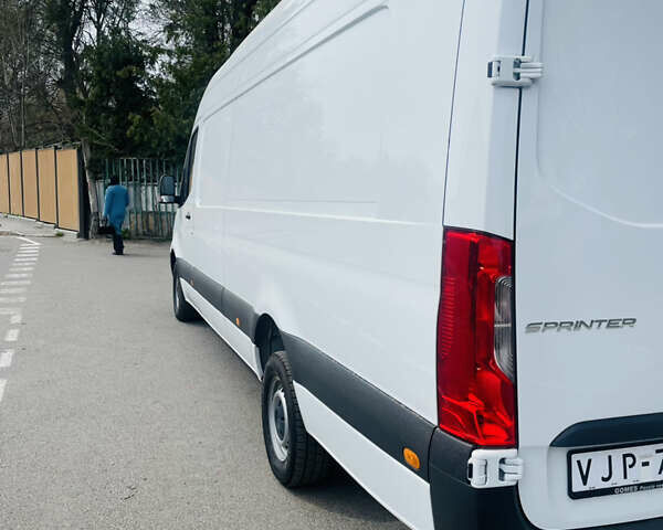 Мерседес Sprinter, об'ємом двигуна 3 л та пробігом 271 тис. км за 45945 $, фото 6 на Automoto.ua