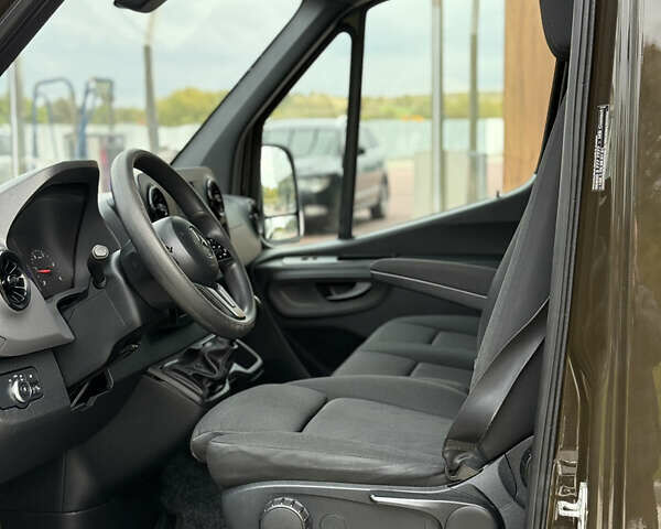 Мерседес Sprinter, объемом двигателя 2.2 л и пробегом 225 тыс. км за 25900 $, фото 16 на Automoto.ua
