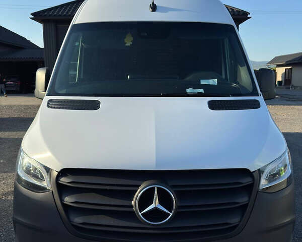 Мерседес Sprinter, объемом двигателя 1.95 л и пробегом 300 тыс. км за 37074 $, фото 2 на Automoto.ua