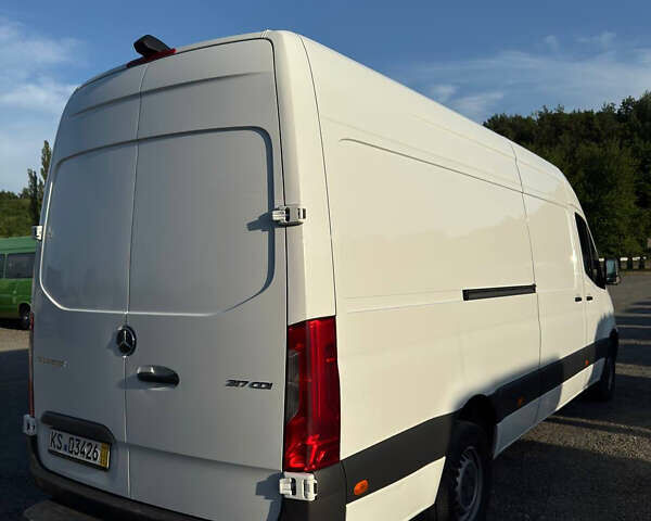 Мерседес Sprinter, объемом двигателя 1.95 л и пробегом 300 тыс. км за 37074 $, фото 4 на Automoto.ua