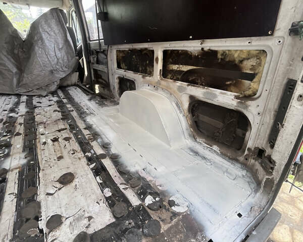 Мерседес Sprinter, объемом двигателя 2.1 л и пробегом 470 тыс. км за 6200 $, фото 9 на Automoto.ua