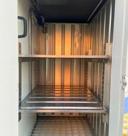 Мерседес Sprinter, об'ємом двигуна 2.2 л та пробігом 288 тис. км за 17900 $, фото 17 на Automoto.ua