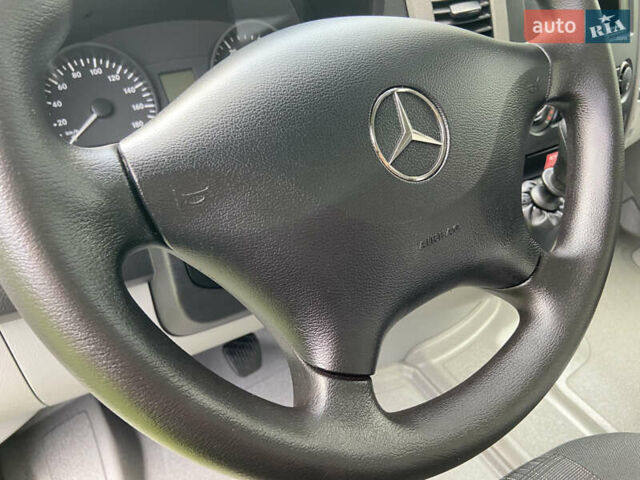 Мерседес Sprinter, объемом двигателя 2.2 л и пробегом 299 тыс. км за 22500 $, фото 10 на Automoto.ua