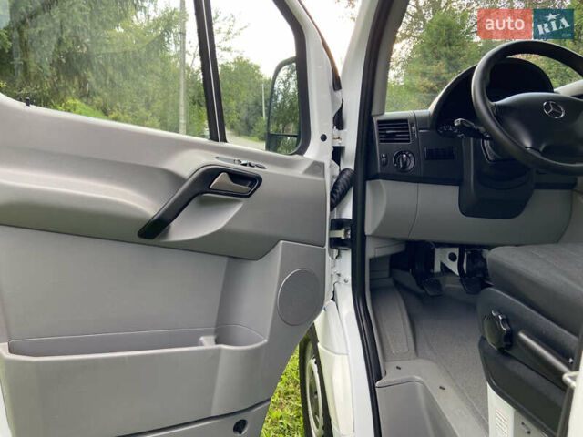 Мерседес Sprinter, объемом двигателя 2.2 л и пробегом 299 тыс. км за 22500 $, фото 15 на Automoto.ua