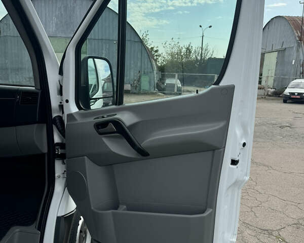 Мерседес Sprinter, объемом двигателя 2.2 л и пробегом 267 тыс. км за 22500 $, фото 26 на Automoto.ua