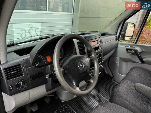 Мерседес Sprinter, об'ємом двигуна 2.2 л та пробігом 267 тис. км за 16300 $, фото 3 на Automoto.ua