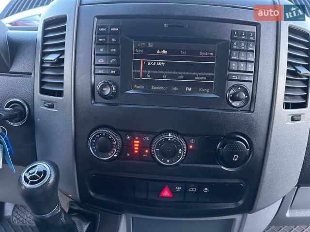 Мерседес Sprinter, объемом двигателя 2.2 л и пробегом 152 тыс. км за 29800 $, фото 33 на Automoto.ua