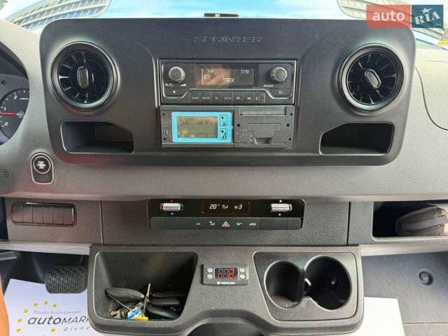 Мерседес Sprinter, объемом двигателя 3 л и пробегом 175 тыс. км за 39900 $, фото 39 на Automoto.ua