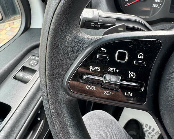 Мерседес Sprinter, объемом двигателя 2.2 л и пробегом 280 тыс. км за 30550 $, фото 3 на Automoto.ua