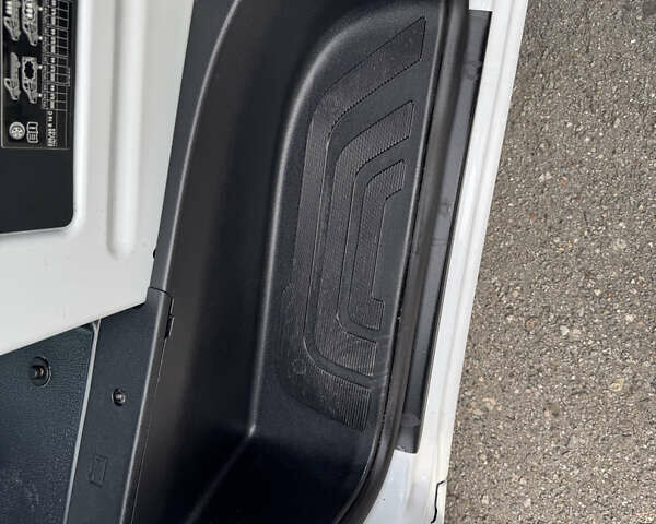 Мерседес Sprinter, объемом двигателя 2.2 л и пробегом 249 тыс. км за 31800 $, фото 31 на Automoto.ua