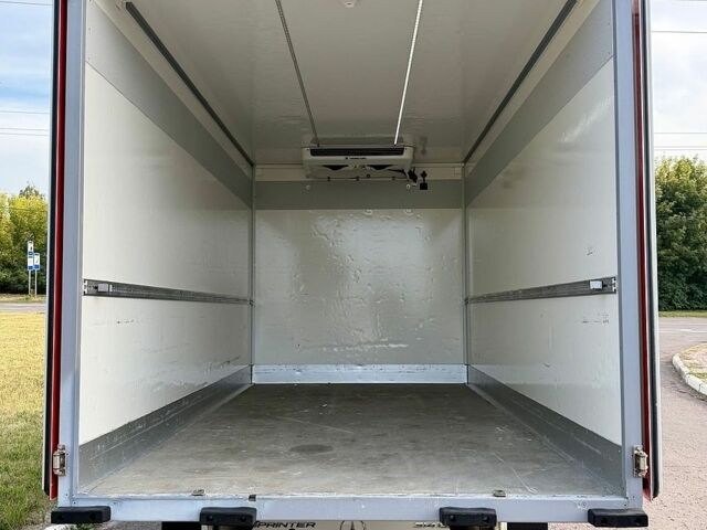 Мерседес Sprinter, объемом двигателя 2.2 л и пробегом 112 тыс. км за 29950 $, фото 16 на Automoto.ua