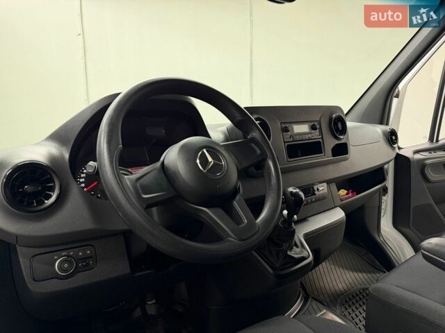 Мерседес Sprinter, объемом двигателя 0 л и пробегом 110 тыс. км за 29700 $, фото 12 на Automoto.ua