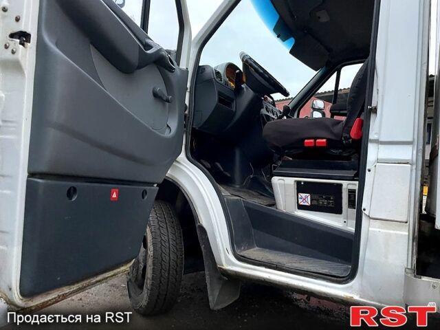 Мерседес Sprinter, объемом двигателя 22 л и пробегом 700 тыс. км за 11500 $, фото 11 на Automoto.ua