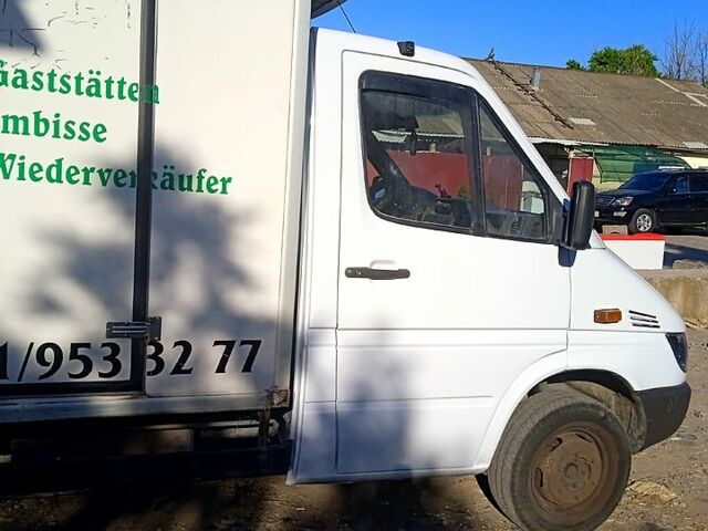 Мерседес Sprinter, объемом двигателя 2.2 л и пробегом 200 тыс. км за 12500 $, фото 2 на Automoto.ua