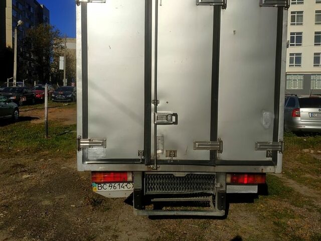 Мерседес Sprinter, объемом двигателя 2.2 л и пробегом 318 тыс. км за 6200 $, фото 2 на Automoto.ua