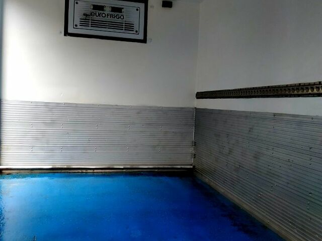 Мерседес Sprinter, объемом двигателя 2.2 л и пробегом 318 тыс. км за 6200 $, фото 6 на Automoto.ua