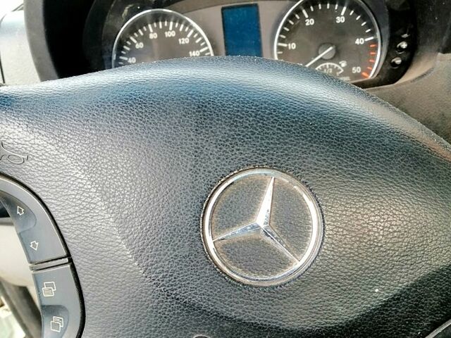 Мерседес Sprinter, объемом двигателя 2.2 л и пробегом 260 тыс. км за 15500 $, фото 9 на Automoto.ua