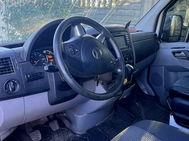 Мерседес Sprinter, объемом двигателя 2.1 л и пробегом 320 тыс. км за 18000 $, фото 3 на Automoto.ua