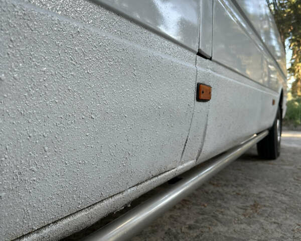 Мерседес Sprinter, объемом двигателя 2.2 л и пробегом 499 тыс. км за 7300 $, фото 4 на Automoto.ua