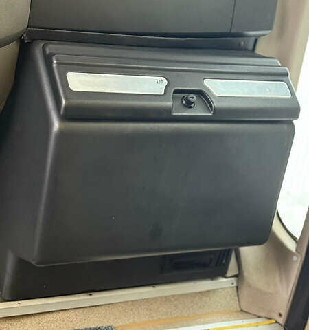 Мерседес Sprinter, об'ємом двигуна 3 л та пробігом 405 тис. км за 47000 $, фото 7 на Automoto.ua