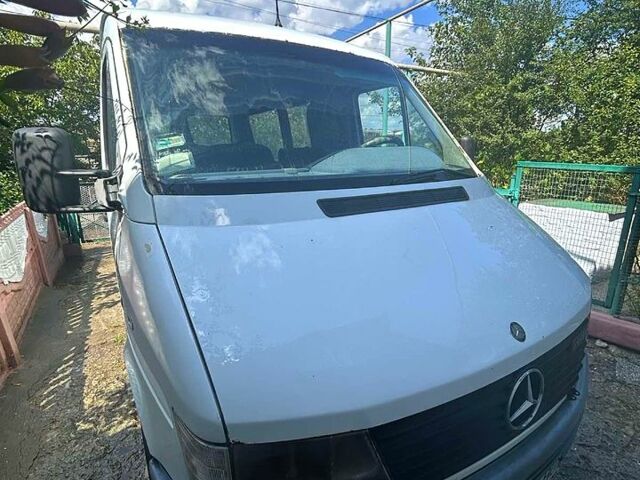 Мерседес Sprinter, объемом двигателя 2.3 л и пробегом 385 тыс. км за 3000 $, фото 1 на Automoto.ua