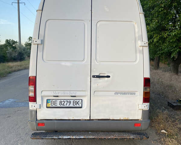 Мерседес Sprinter, объемом двигателя 2.3 л и пробегом 413 тыс. км за 4450 $, фото 3 на Automoto.ua