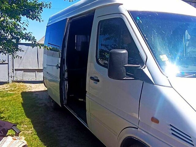 Мерседес Sprinter, объемом двигателя 22 л и пробегом 400 тыс. км за 5000 $, фото 1 на Automoto.ua