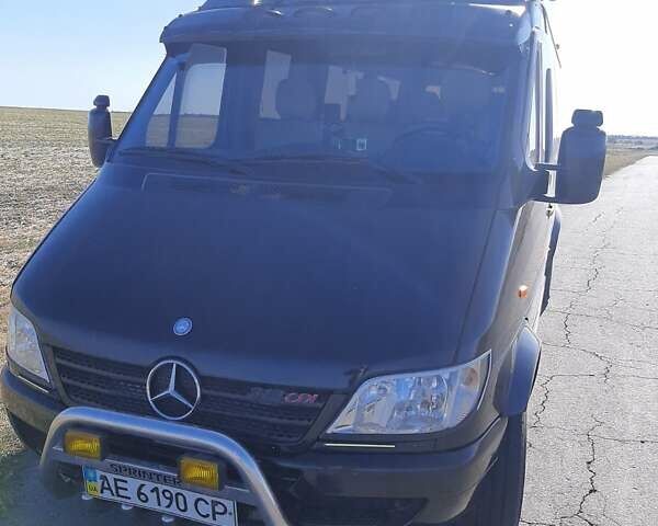 Мерседес Sprinter, объемом двигателя 2.15 л и пробегом 568 тыс. км за 10500 $, фото 1 на Automoto.ua