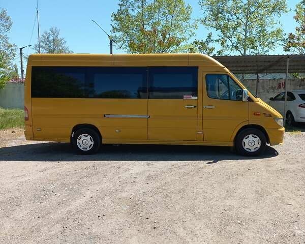 Мерседес Sprinter, объемом двигателя 2.2 л и пробегом 344 тыс. км за 9500 $, фото 3 на Automoto.ua