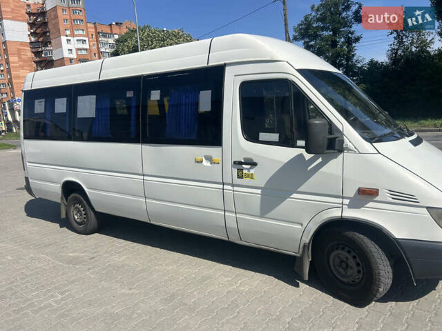 Мерседес Sprinter, объемом двигателя 2.2 л и пробегом 300 тыс. км за 9900 $, фото 1 на Automoto.ua