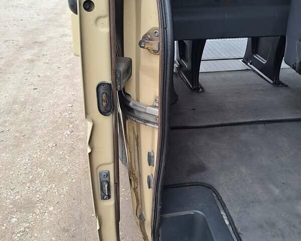 Мерседес Sprinter, объемом двигателя 2.2 л и пробегом 351 тыс. км за 12500 $, фото 9 на Automoto.ua