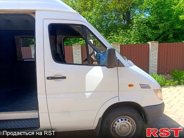 Мерседес Sprinter, об'ємом двигуна 2.2 л та пробігом 600 тис. км за 9500 $, фото 4 на Automoto.ua