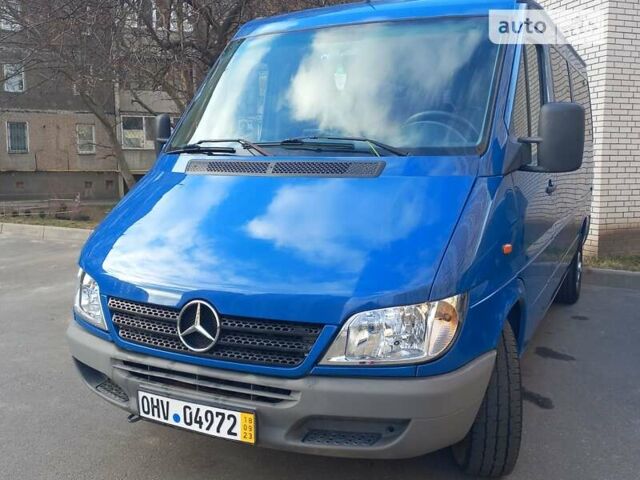 Мерседес Sprinter, объемом двигателя 2.2 л и пробегом 307 тыс. км за 10550 $, фото 4 на Automoto.ua