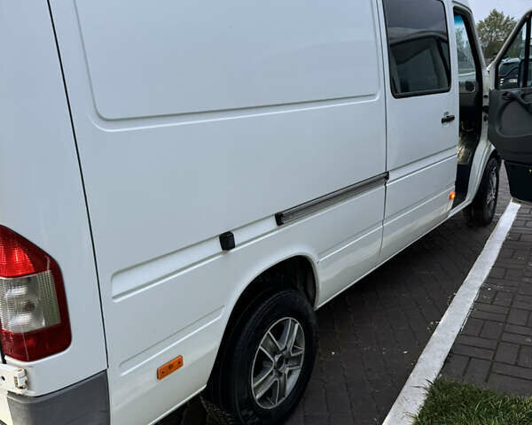 Мерседес Sprinter, объемом двигателя 2.7 л и пробегом 250 тыс. км за 15500 $, фото 4 на Automoto.ua