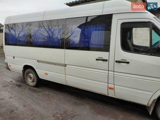 Мерседес Sprinter, объемом двигателя 2.2 л и пробегом 520 тыс. км за 8000 $, фото 2 на Automoto.ua
