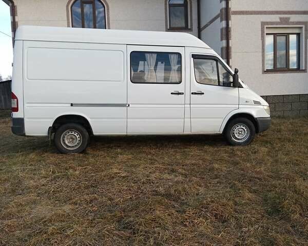 Мерседес Sprinter, объемом двигателя 2.2 л и пробегом 370 тыс. км за 8500 $, фото 4 на Automoto.ua
