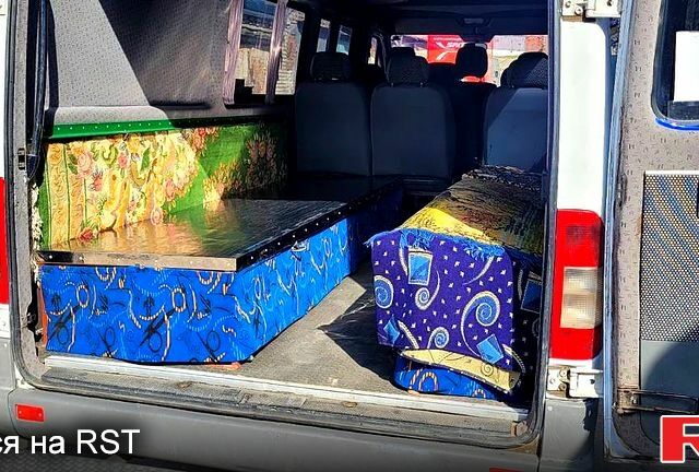 Мерседес Sprinter, объемом двигателя 3 л и пробегом 100 тыс. км за 590 $, фото 1 на Automoto.ua