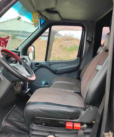 Мерседес Sprinter, объемом двигателя 2.69 л и пробегом 700 тыс. км за 9800 $, фото 3 на Automoto.ua