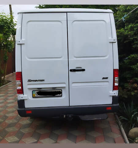 Мерседес Sprinter, объемом двигателя 2.2 л и пробегом 155 тыс. км за 10000 $, фото 8 на Automoto.ua