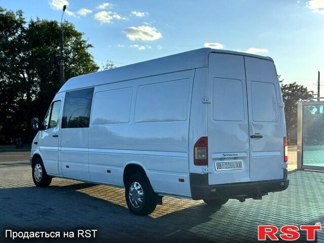 Мерседес Sprinter, объемом двигателя 2.7 л и пробегом 300 тыс. км за 8000 $, фото 5 на Automoto.ua