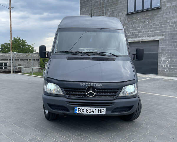 Мерседес Sprinter, объемом двигателя 2.69 л и пробегом 352 тыс. км за 12999 $, фото 1 на Automoto.ua