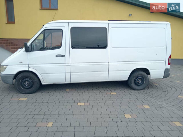 Мерседес Sprinter, объемом двигателя 2.2 л и пробегом 350 тыс. км за 10500 $, фото 1 на Automoto.ua