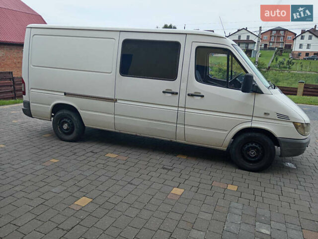 Мерседес Sprinter, объемом двигателя 2.2 л и пробегом 320 тыс. км за 9600 $, фото 2 на Automoto.ua