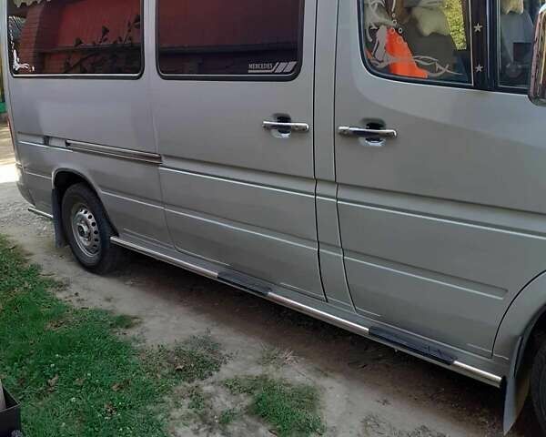 Мерседес Sprinter, объемом двигателя 2.15 л и пробегом 350 тыс. км за 9700 $, фото 1 на Automoto.ua