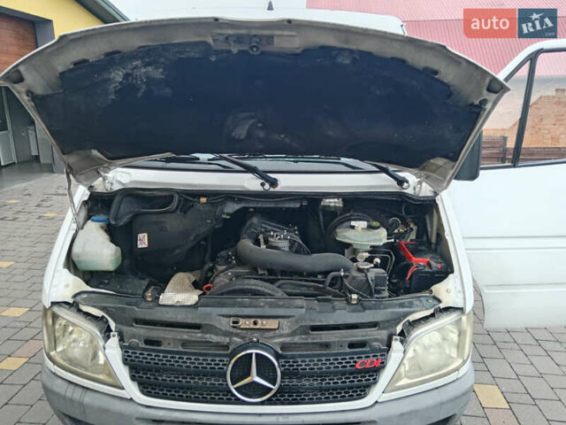 Мерседес Sprinter, объемом двигателя 2.2 л и пробегом 350 тыс. км за 10500 $, фото 2 на Automoto.ua
