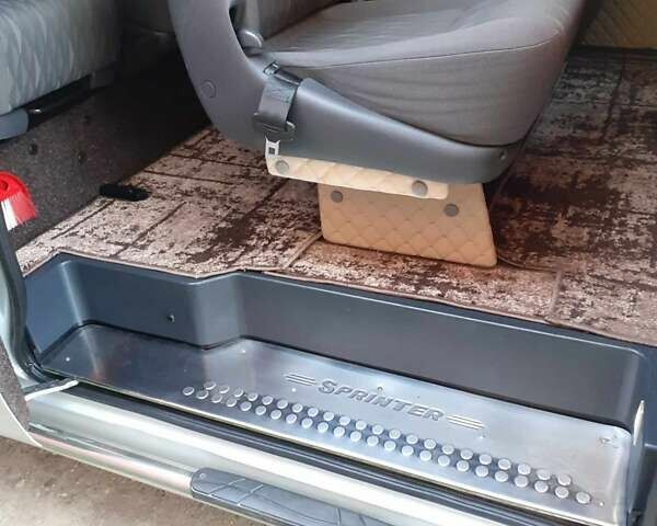 Мерседес Sprinter, объемом двигателя 2.15 л и пробегом 350 тыс. км за 9700 $, фото 6 на Automoto.ua