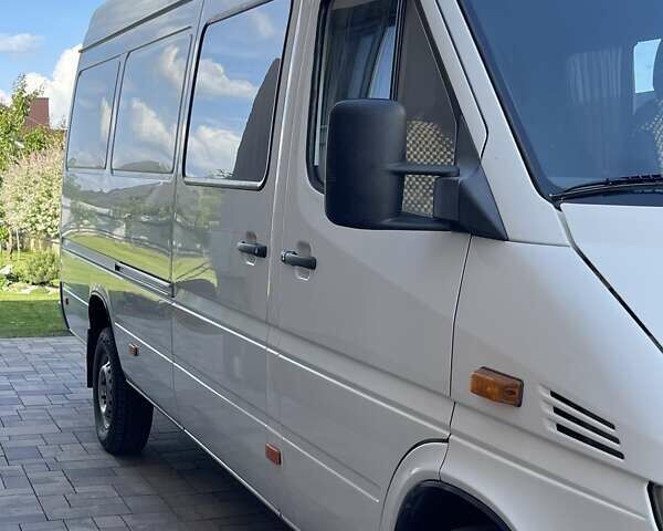 Мерседес Sprinter, объемом двигателя 2.7 л и пробегом 790 тыс. км за 11800 $, фото 9 на Automoto.ua