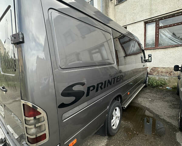 Мерседес Sprinter, объемом двигателя 2.2 л и пробегом 586 тыс. км за 15000 $, фото 17 на Automoto.ua