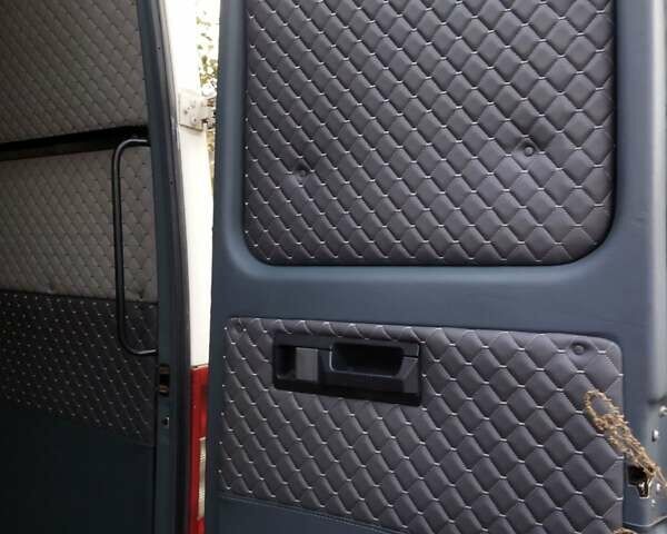 Мерседес Sprinter, объемом двигателя 2.15 л и пробегом 350 тыс. км за 8500 $, фото 2 на Automoto.ua